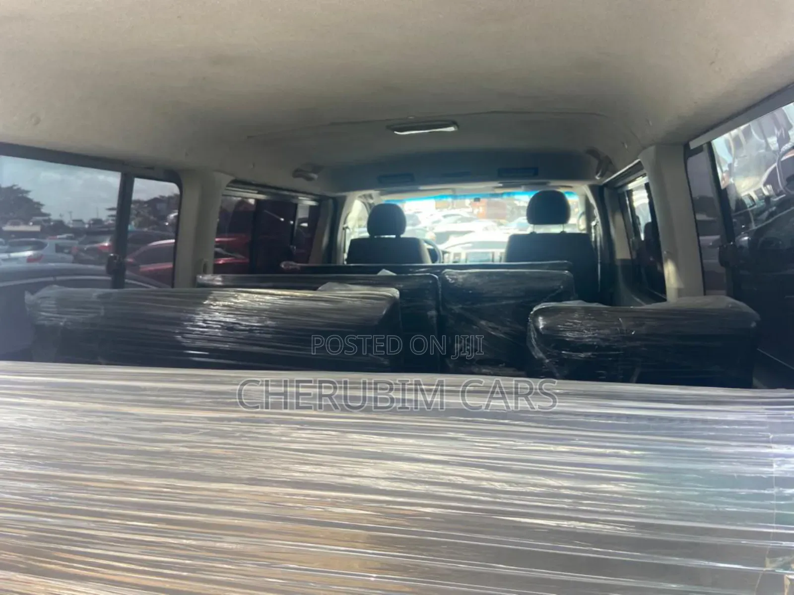 Toyota HiAce 2011 White