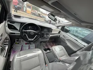 Toyota Sienna XLE AWD 2019 Gray