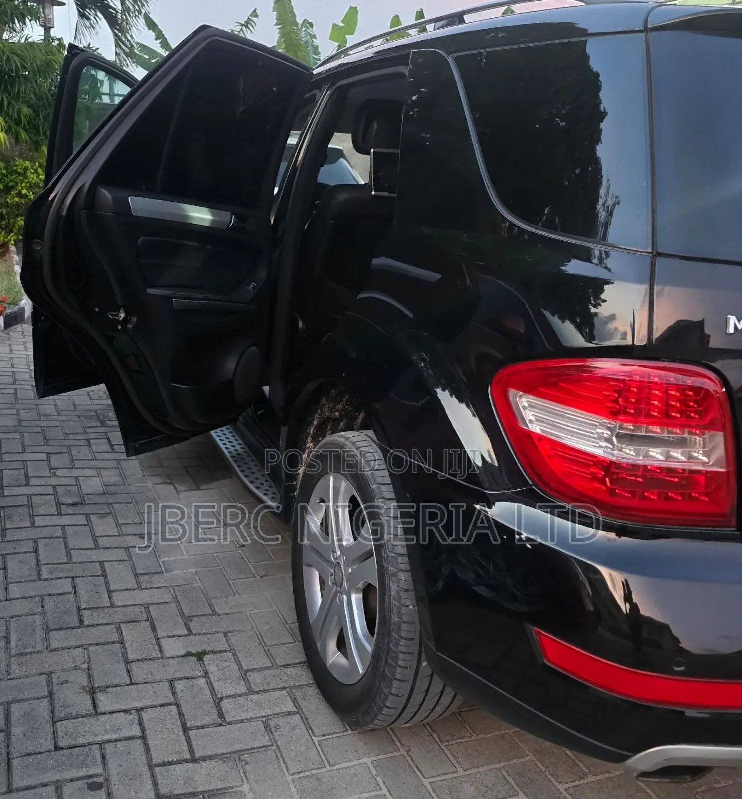 Mercedes-Benz M Class 2011 Black
