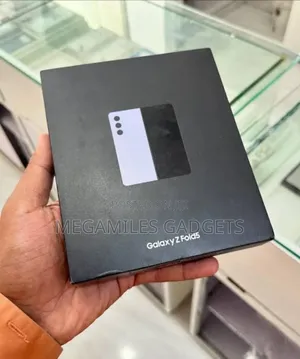 New Samsung Galaxy Fold 5G 512 GB Purple
