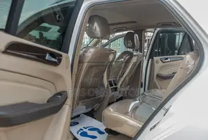 Mercedes-Benz M Class ML350 4dr SUV (3.5L 6cyl 7A) 2014 White
