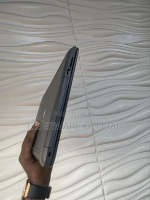 Laptop HP 255 4GB AMD Ryzen 5 SSD 128GB