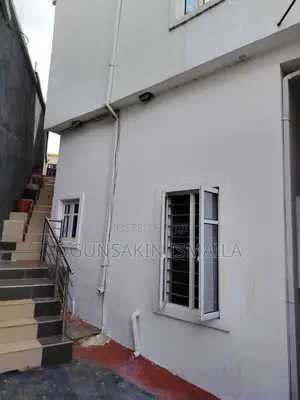 1bdrm Block of Flats in Karaole Estate, College for rent
