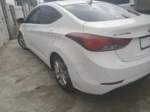Hyundai Elantra Limited 4dr Sedan (1.8L 4cyl 6A) 2014 White