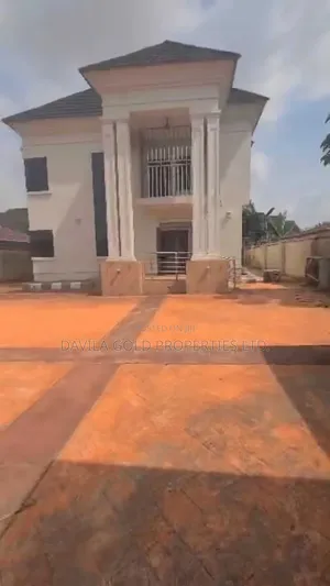 5bdrm Duplex in Benin City for sale