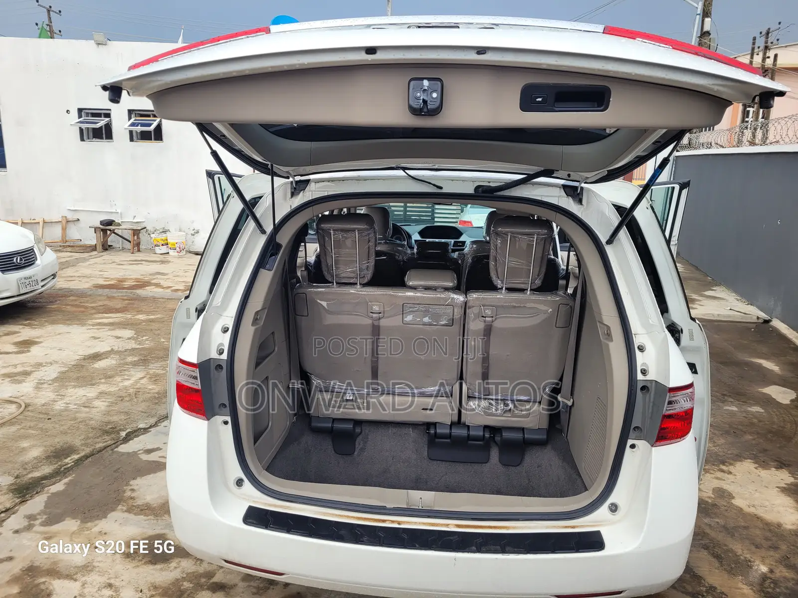 Honda Odyssey 2012 White