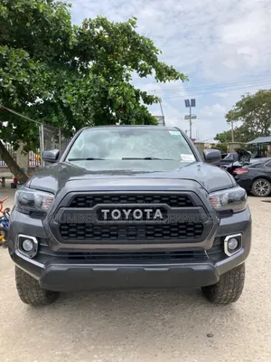 Toyota Tacoma SR5 2018 Gray