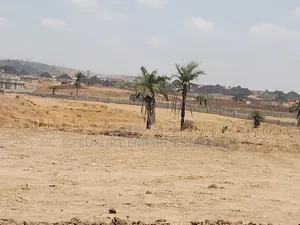 4bdrm Duplex in Vista Court Estate for rent