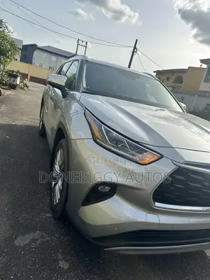 Toyota Highlander 2024 Gray