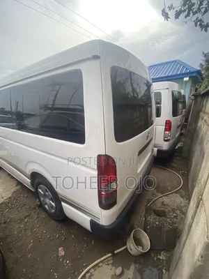 Toyota HiAce 2015 White