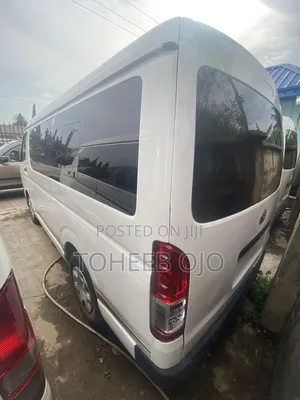 Toyota HiAce 2015 White