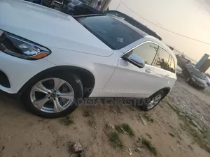 Mercedes-Benz C300 2017 White