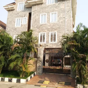 3bdrm Apartment in Banana Island for rent