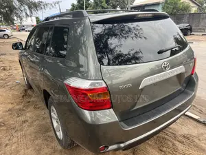 Toyota Highlander 4x4 2008 Green