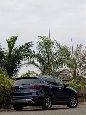 Hyundai Santa Fe 2017 Blue