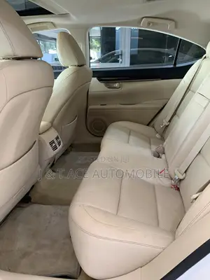 Lexus ES 2013 White