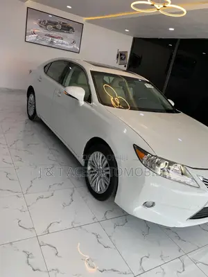 Lexus ES 2013 White