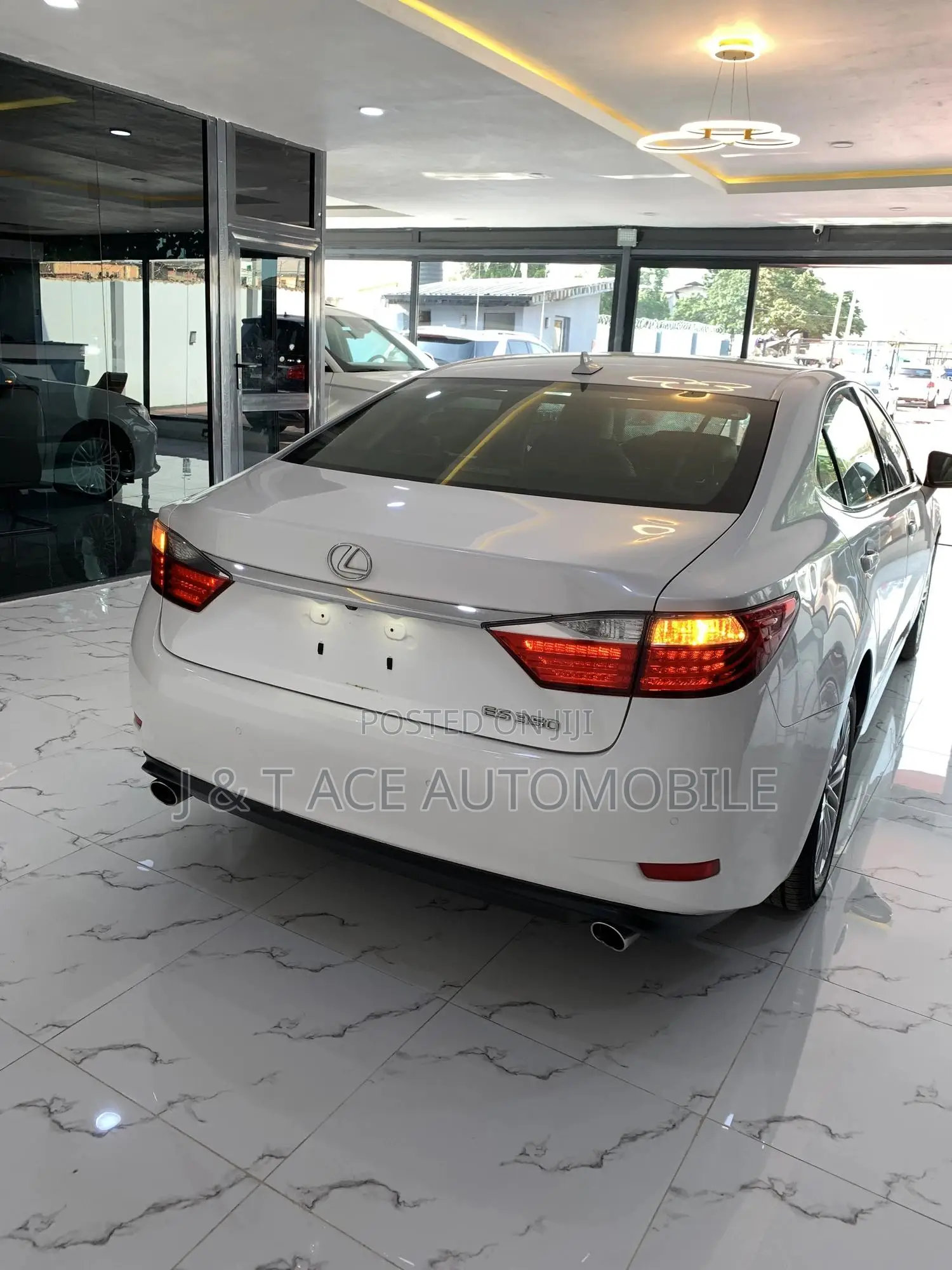 Lexus ES 2013 White