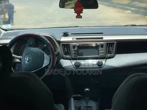 Toyota RAV4 XLE 4dr SUV (2.5L 4cyl 6A) 2015 Gray