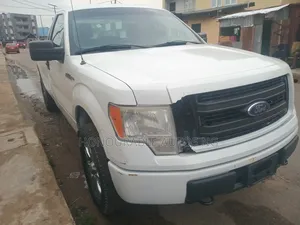 Ford F-150 XLT 2dr Regular Cab 4WD 8 ft. LB (3.7L 6cyl 6A) 2014 White