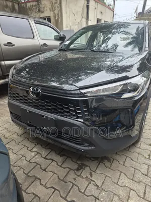 New Toyota Corolla Cross LE 2026 Black