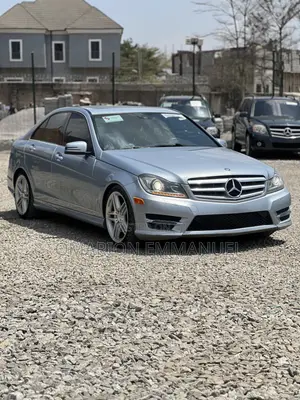 Mercedes-Benz C250 2013 Blue
