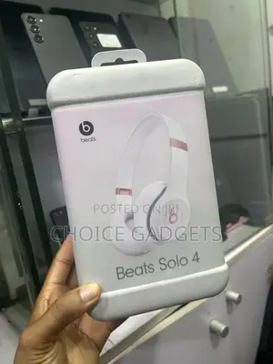 Beats Solo 4 Wireless on Ear-Headphones