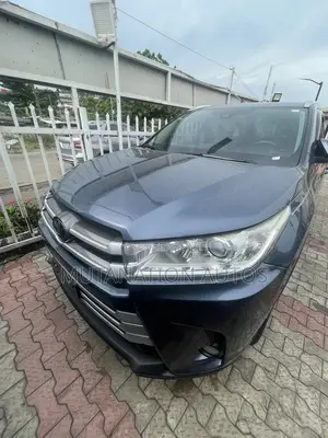 Toyota Highlander XLE 4x4 V6 (3.5L 6cyl 8A) 2018 Blue