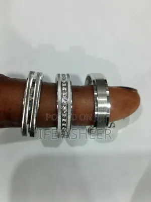 Men's Luxury, Non Fading and High Quality Silver Wedding Band