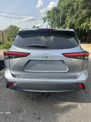 Toyota Highlander 2021 Gray