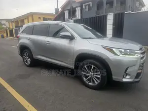 Toyota Highlander XLE 2019 Silver