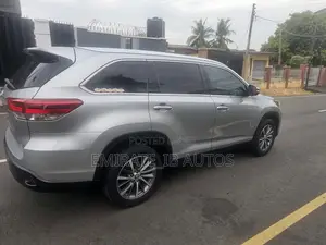 Toyota Highlander XLE 2019 Silver