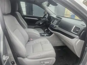 Toyota Highlander XLE 2019 Silver