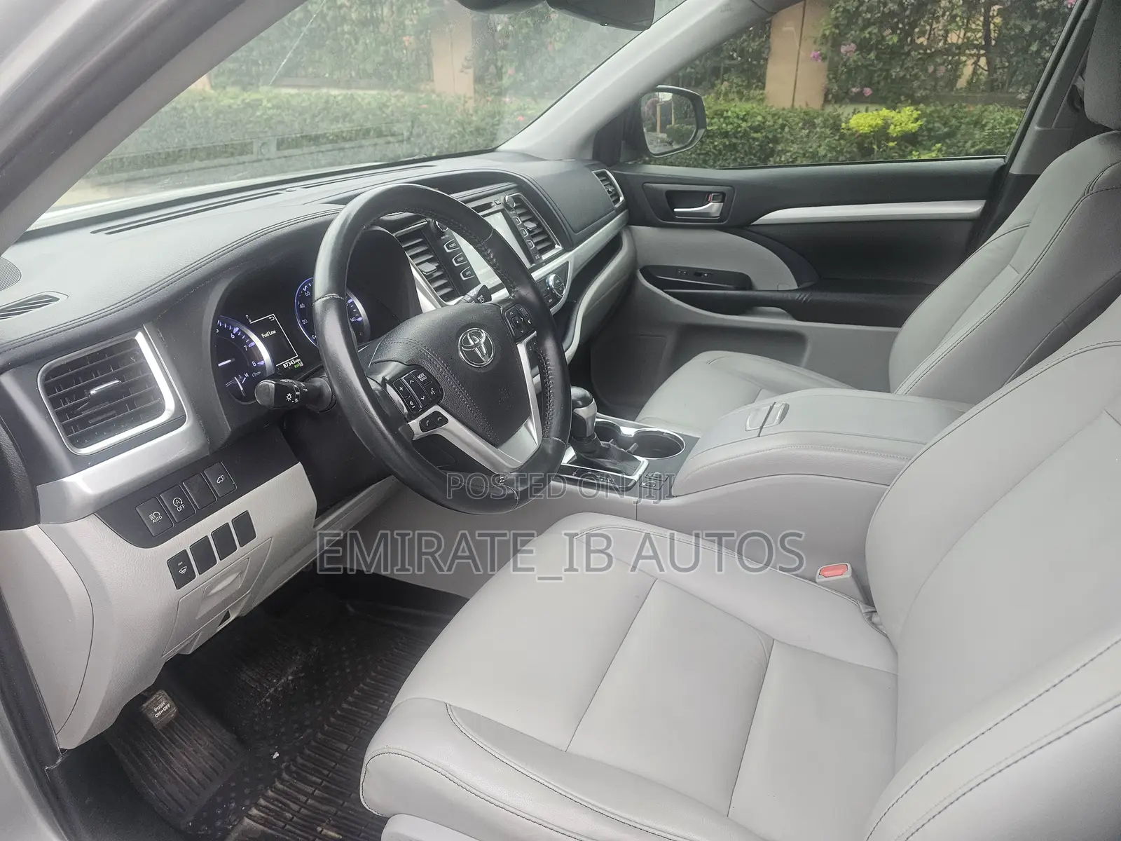 Toyota Highlander XLE 2019 Silver