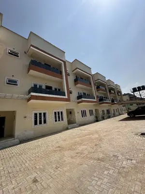 4bdrm Duplex in Durumi for sale