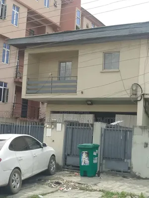 5bdrm Duplex in Off Allen Avenue for rent