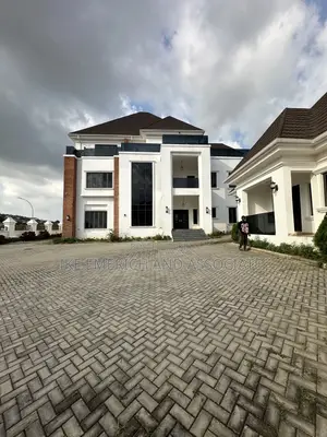 7bdrm Mansion in Guzape District for sale