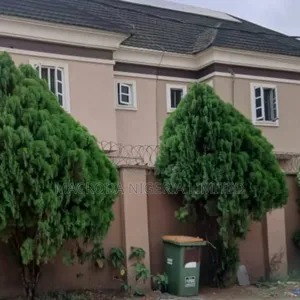 5bdrm House in Off Adeniyi Jones for rent