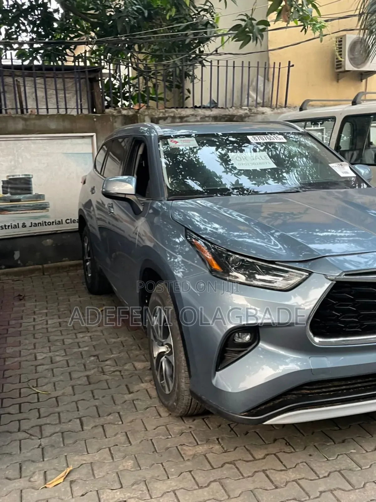 Toyota Highlander XLE 2022 Blue