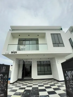 5bdrm Duplex in Chevron for sale