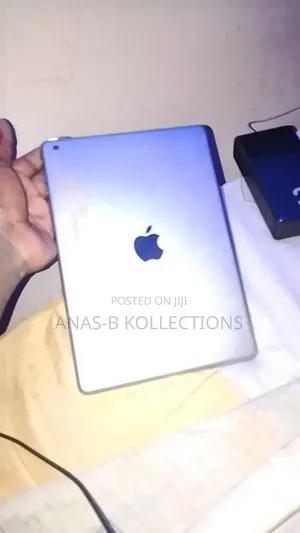 Apple iPad (2025) 64 GB Black