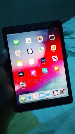 Apple iPad (2025) 64 GB Black