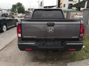 Honda Ridgeline RTL AWD Crew Cab 125.2 in. WB 2017 Gray