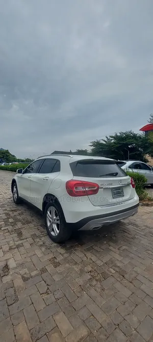 Mercedes-Benz GLA 250 2015 White