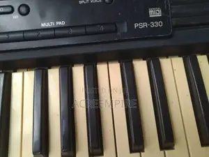Yamaha PSR-330 Keyboard