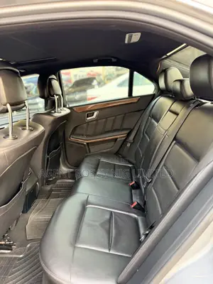 Mercedes-Benz E350 Base 4Matic Sedan AWD (3.5L 6cyl 7A) 2013 Gray