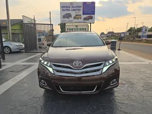 Toyota Venza V6 AWD 2011 Brown