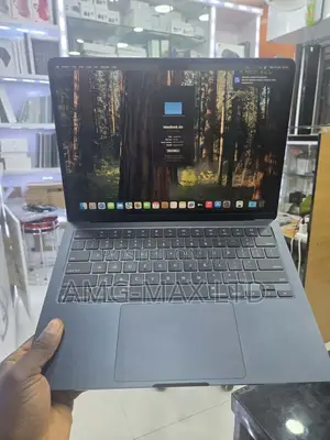 Laptop Apple MacBook Air 2025 M4 13-inch 16GB Apple M4 SSD 512GB