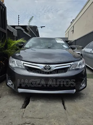 Toyota Camry XLE V6 4dr Sedan (3.5L 6cyl 6A) 2012 Gray