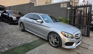 Mercedes-Benz C300 Luxury 4dr AWD 4Matic Sedan (2.0L 4cyl 7A) 2015